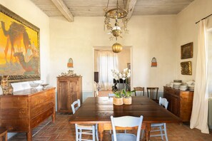 Villa, Mehrere Schlafzimmer, eigener Pool, Gartenblick | Esszimmer