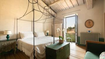 Villa, Multiple Bedrooms, Private Pool, Garden View | 7 bedrooms, bed sheets