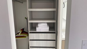 Căn hộ, 1 phòng ngủ, ban công, quang cảnh núi