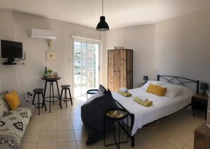 1 habitación y caja de seguridad en la habitación 