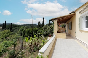 Cottage | Terrace/patio - Cottage in the Nature by Konnect, Agios Markos (Corfu)