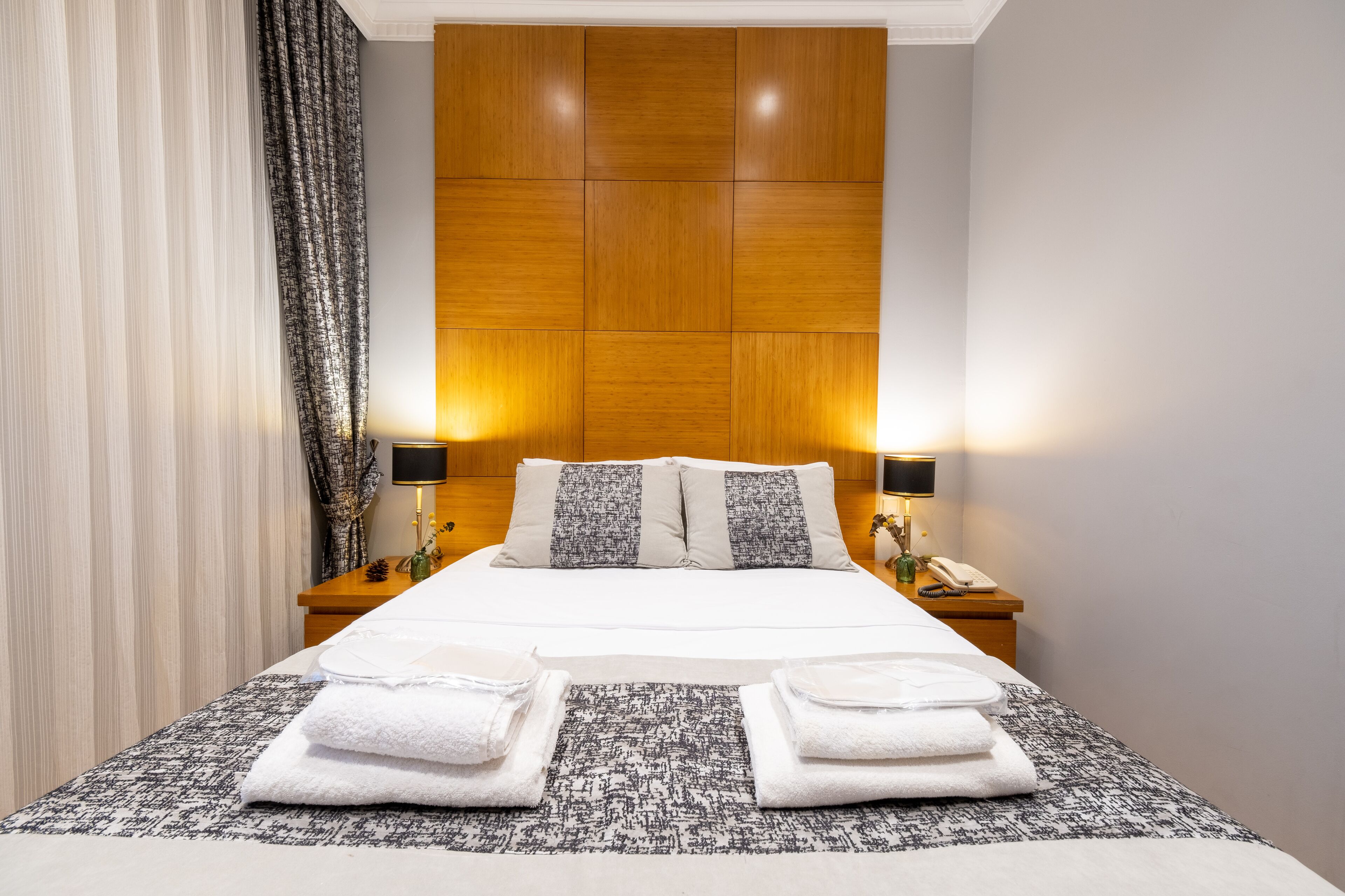 Comfort appartement, 1 slaapkamer, roken | Luxe beddengoed, individueel gemeubileerd, een bureau