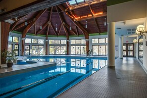 Una piscina techada