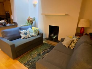 Smart TV, fireplace, printers - Chelsea house with shops, museums and great transport links on your doorstep (London)
