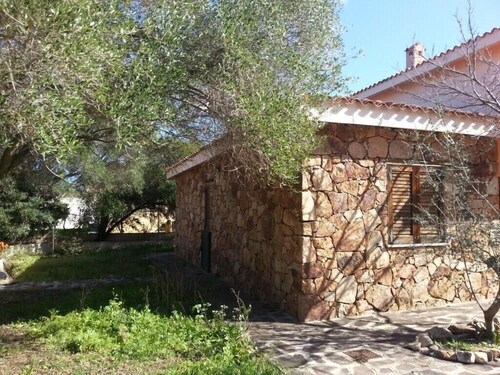 villa with garden and parking near the Cinta