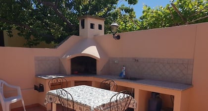 villa with garden and parking near the Cinta