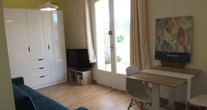 Charming studio: quietness next to Monpellier attractivity.
