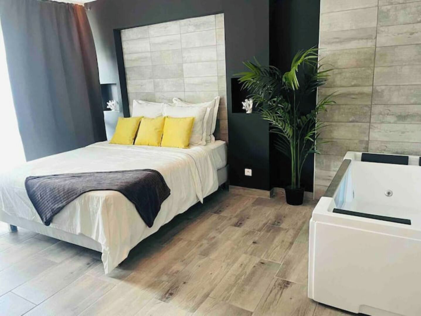 1 quarto, Wi-Fi de cortesia, roupa de cama