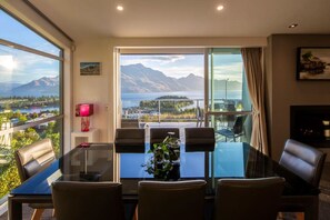Dining - Alpen View Villa | Short walk to town (Queenstown)