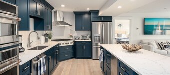 Penthouse with Private Roofdeck on Plymouth Harbor