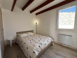 1 bedroom - Renovated house for 4 near beach with garden and parking (Dolus-d'Oléron)