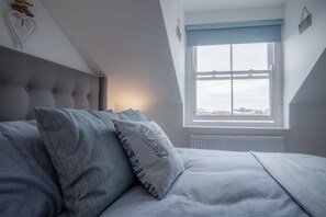 2 chambres, fer et planche à repasser, Wi-Fi gratuit, draps fournis