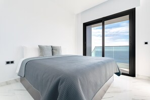 2 makuuhuonetta, silitysrauta/-lauta, ilmainen Wi-Fi