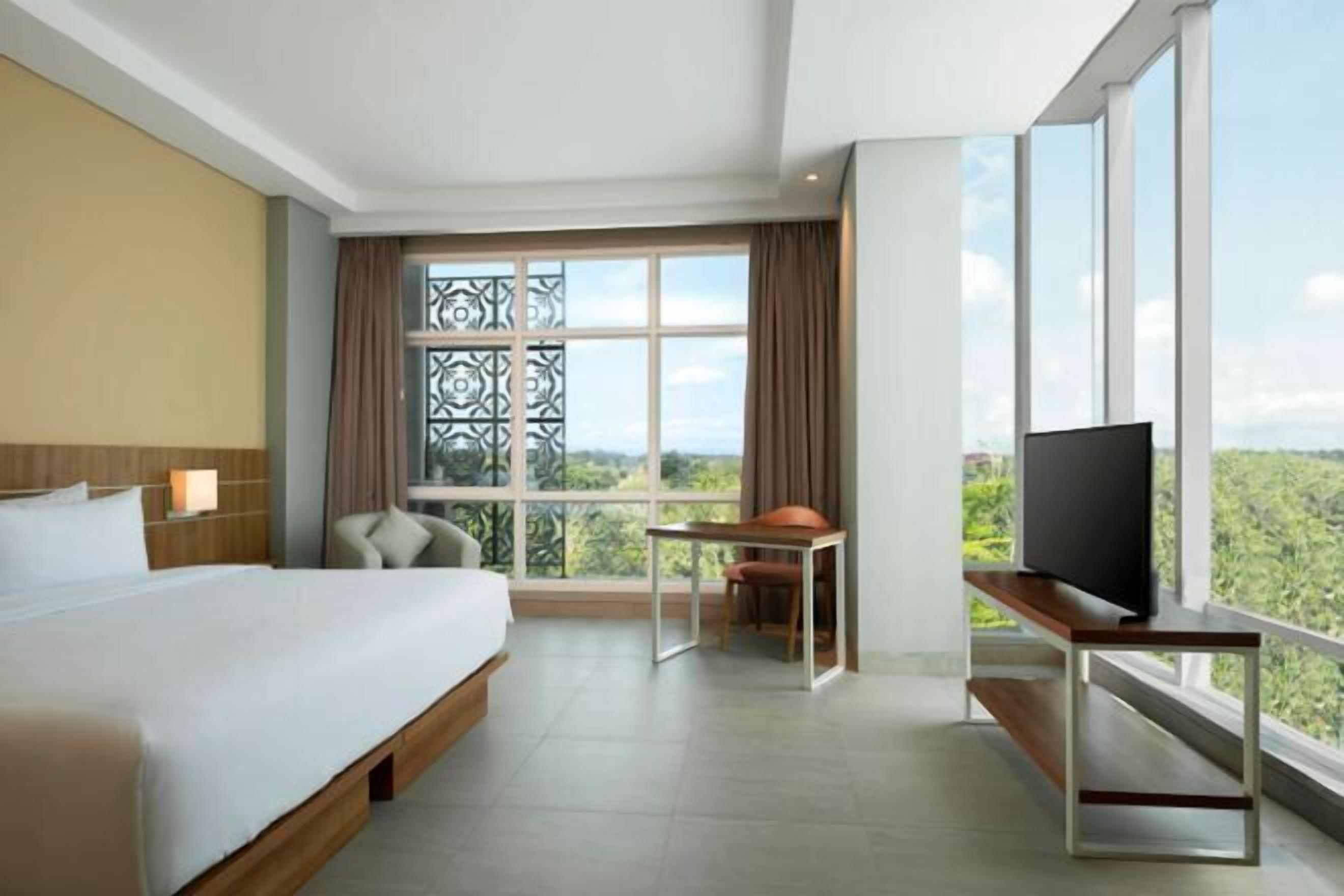 デスク、アイロン / アイロン台、WiFi (無料)、ベッドシーツ