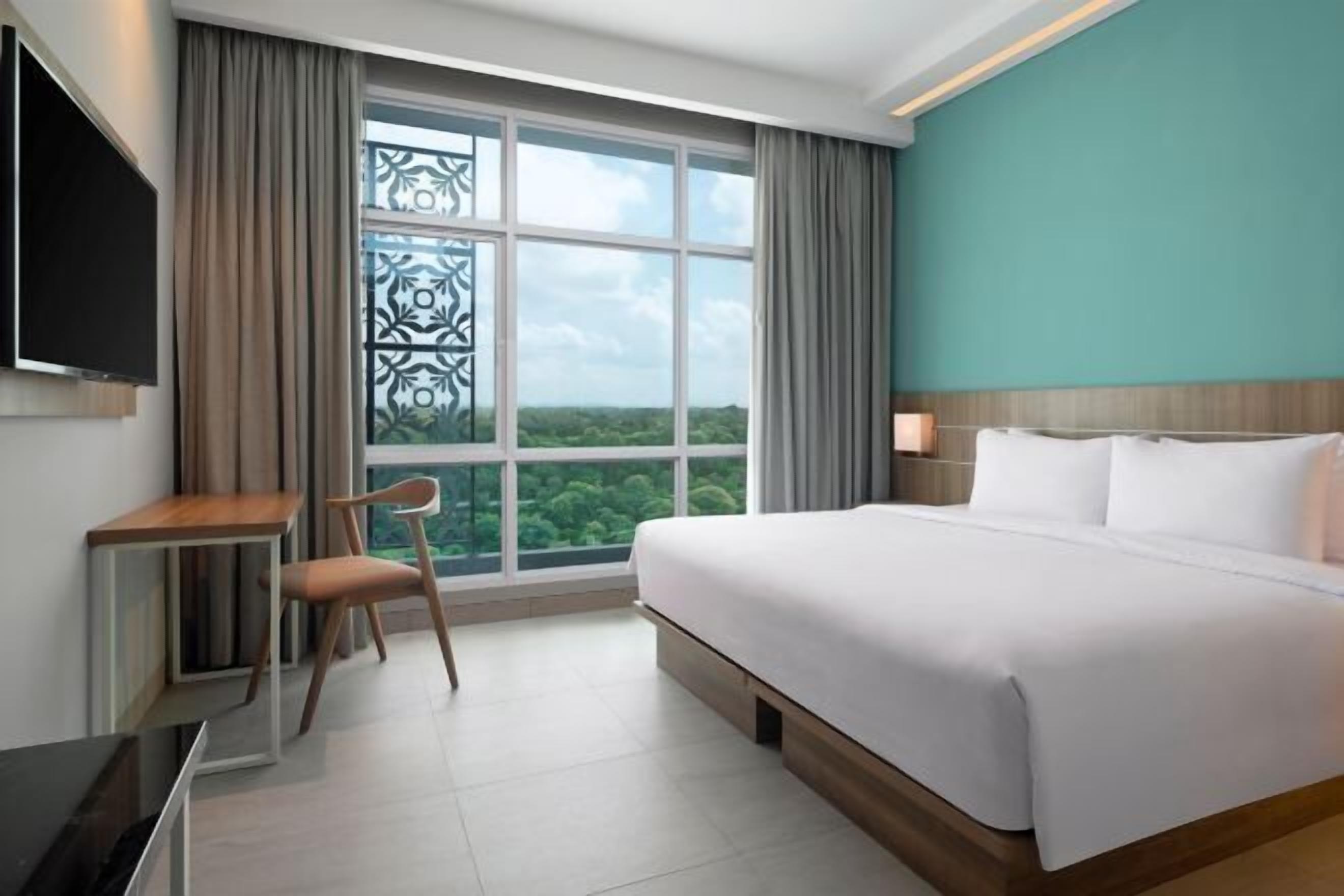 Desk, iron/ironing board, free WiFi, bed sheets