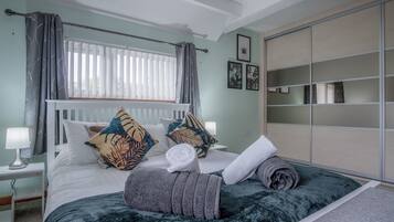 3 bedrooms, free WiFi, bed sheets