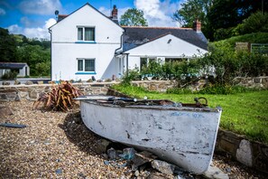 Exterior - Tucking Mill - 3 Bedroom - Stepaside (Narberth)