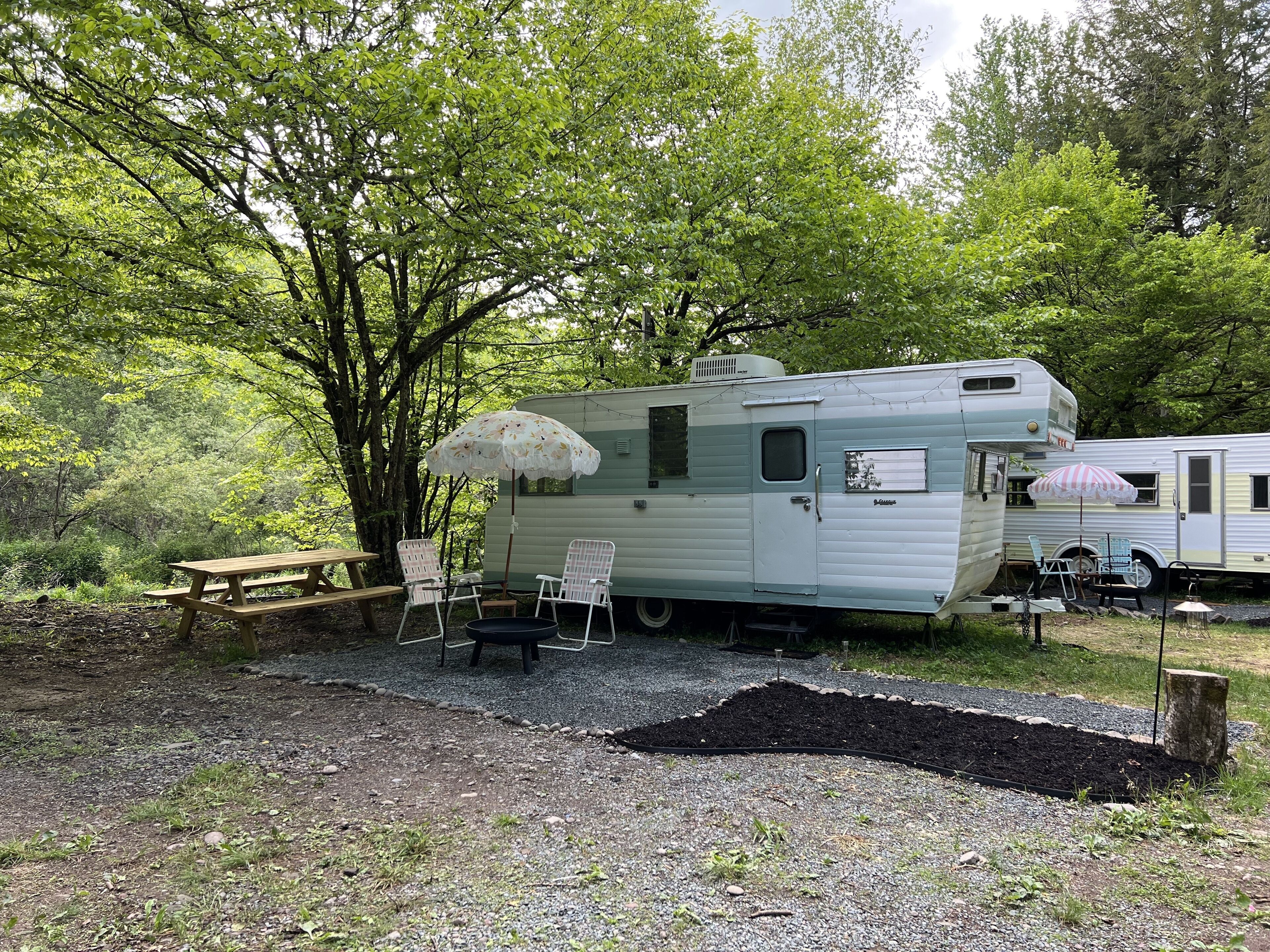 Catskills Beautiful 1964 Vintage Camper "Fannie"