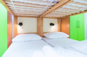 1 bedroom, laptop workspace, free WiFi, bed sheets