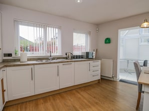 Cottage | Private kitchen | Fridge, microwave, dishwasher, electric kettle