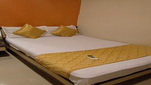 Deluxe Double Room | WiFi (free) - Hotel Minerva Residency (Mumbai)