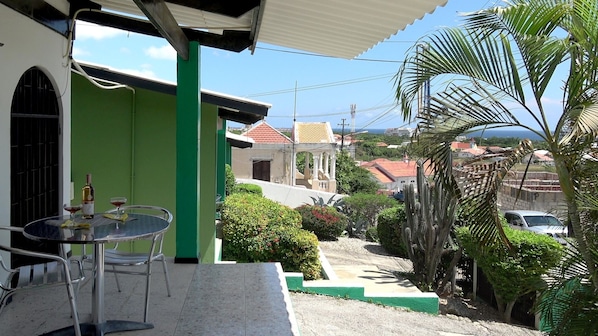 Outdoor dining - Apartment (Willemstad)