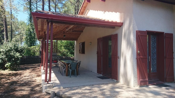 Outdoor dining - Maison 8 Personnes Dans une Résidence au Calme (Moliets-et-Maa)