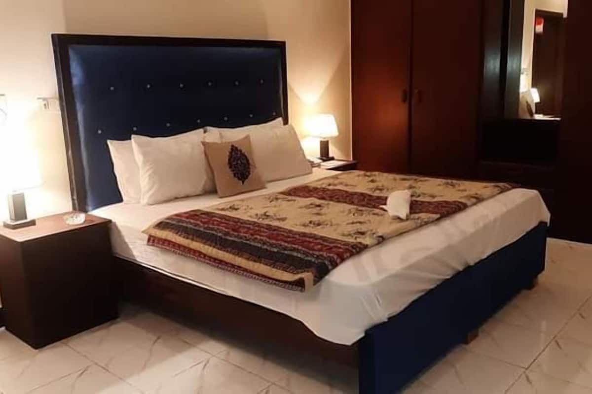 deluxe room | laptop workspace, free wifi