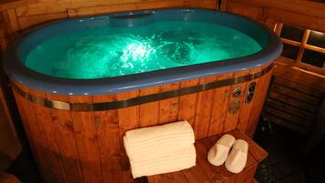 Yksityinen kuumavesiallas