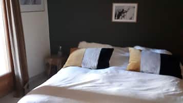 3 habitaciones, tabla de planchar con plancha y acceso a internet