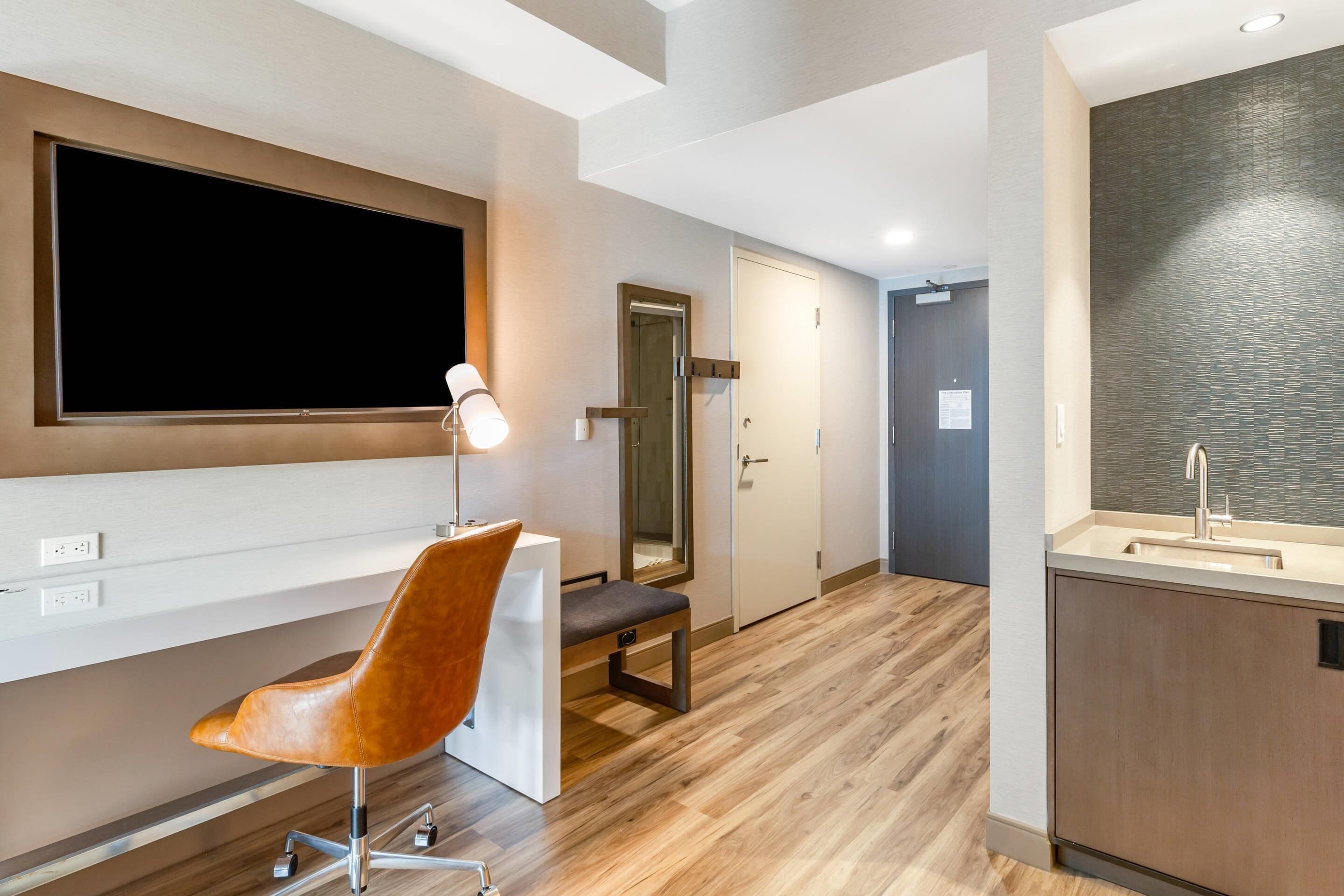 1 bedroom, in-room safe, desk, free cots/infant beds