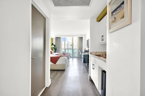Desk, iron/ironing board, WiFi, bed sheets - SF Stunning 12th Floor Studio in the Heart of Grove (Miami)
