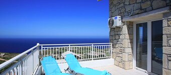Villa With 180 Degree Sea View - Sleeps 2-6