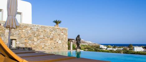 حمّام سباحة خارجي