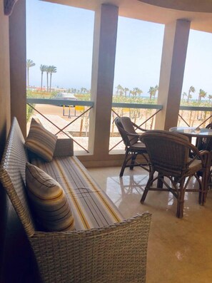 Living room - El Gouna Rental Smokery Beach Apartment (El Gouna)