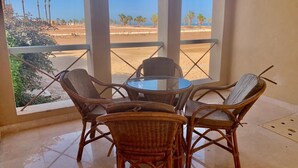 Dining room - El Gouna Rental Smokery Beach Apartment (El Gouna)