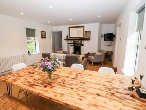 Cottage | Private kitchen | Dishwasher, cookware/dishes/utensils - Kealduff Lower (Glenbeigh)