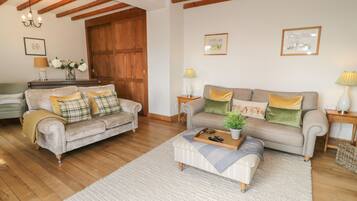 3 bedrooms, individually decorated, individually furnished, free WiFi