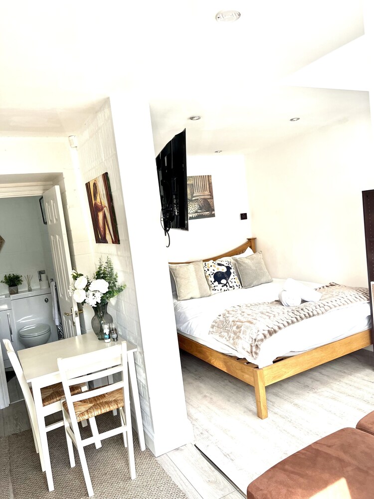 Contractors Luxurious Cozy Studio Apartment in MK — photo 5