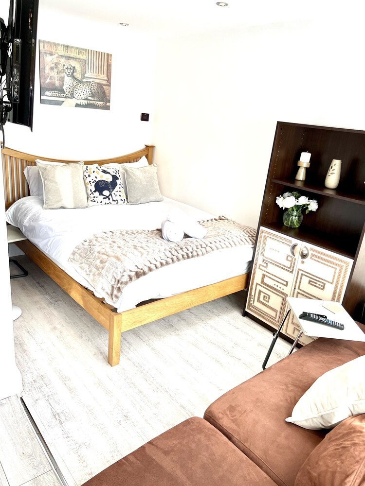 Contractors Luxurious Cozy Studio Apartment in MK — photo 7