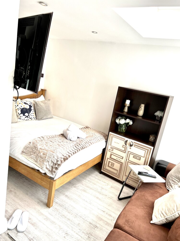Contractors Luxurious Cozy Studio Apartment in MK — photo 12