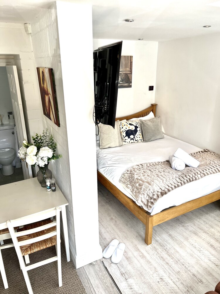 Contractors Luxurious Cozy Studio Apartment in MK — photo 20