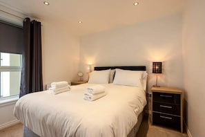 Basic Apartment, Multiple Beds | 2 bedrooms, WiFi, bed sheets