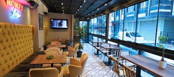 Homey Airport Hotel