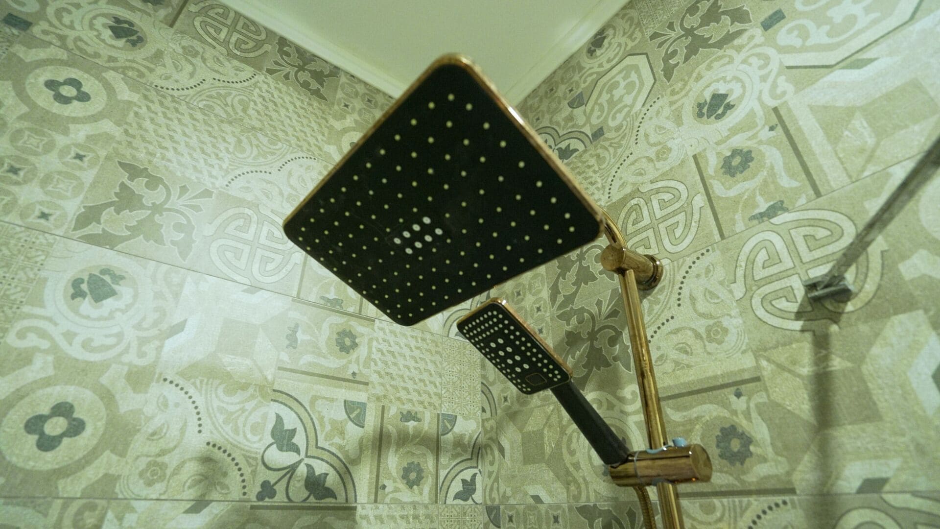 comfort double room | bathroom | shower, rainfall showerhead, free toiletries, hair dryer