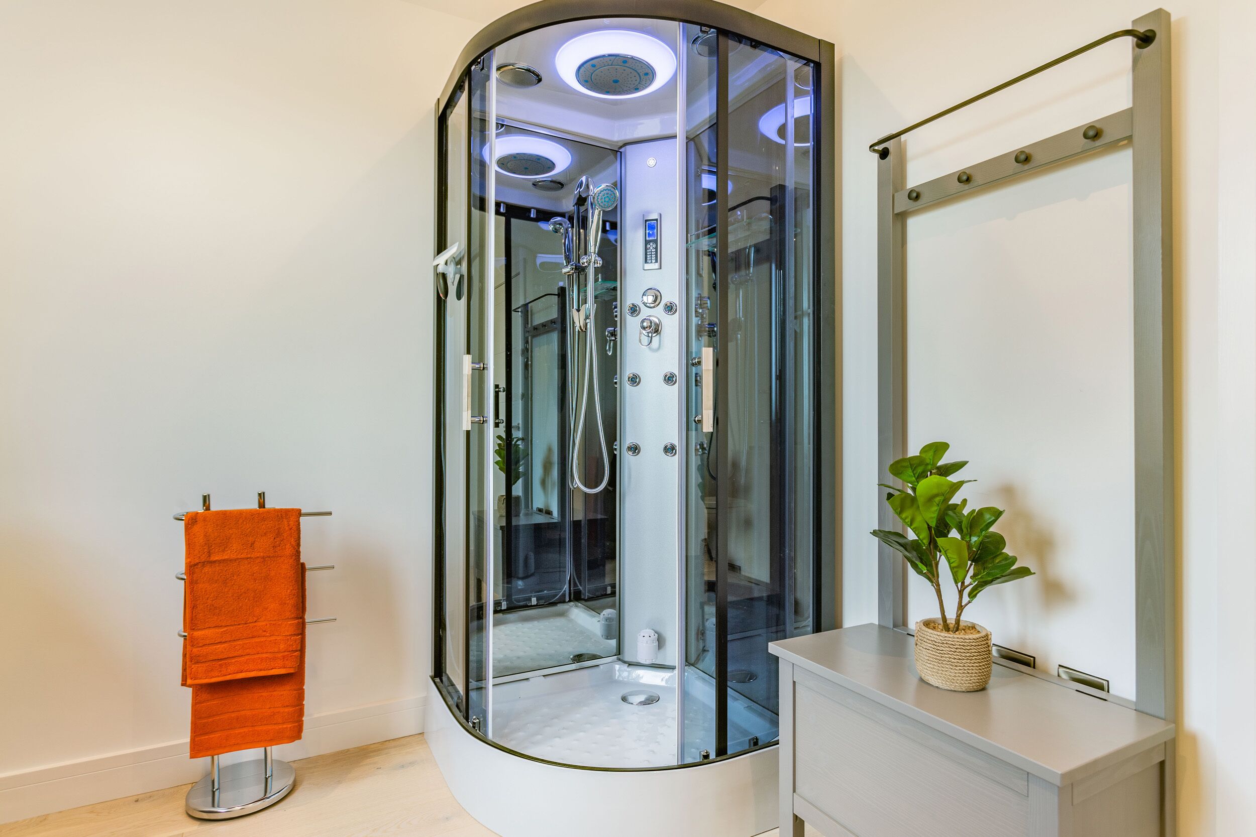 Cottage | Phòng tắm | Buồng tắm vòi sen 