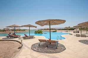 Terrace/patio - Apartment Overlooking Pool & Lagoon (El Gouna)