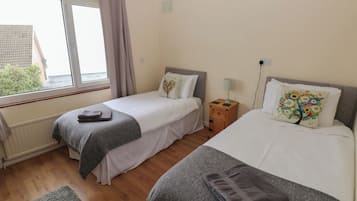 Cottage | 4 bedrooms, individually decorated, individually furnished, free WiFi