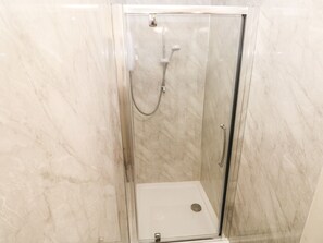 Cottage | Kamar mandi | Shower