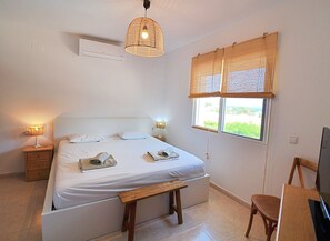 4 slaapkamers, een strijkplank/strijkijzer, gratis wifi, beddengoed